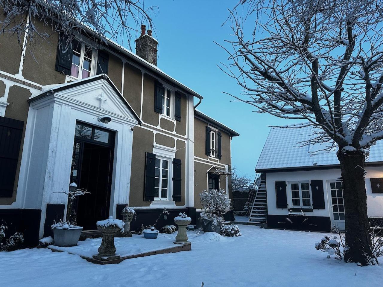 Au Presbytere De Saigneville Bagian luar foto